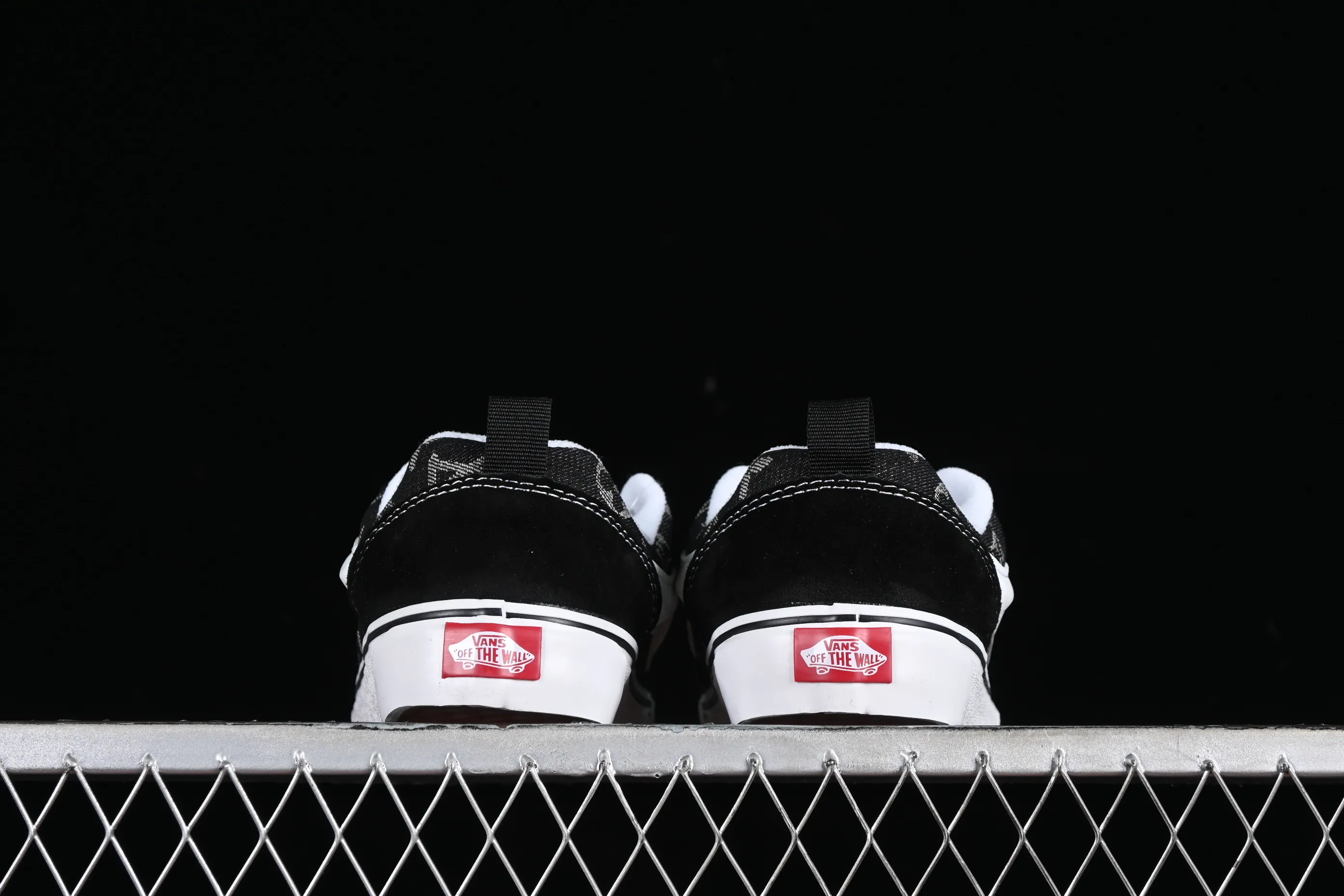 All categories Vans Vans series Vans Low Vans low-top Vans Knu-Skool high-end customized joint denim presbyopic bread shoes VN0009QC6BT